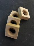 4 Holzmuttern