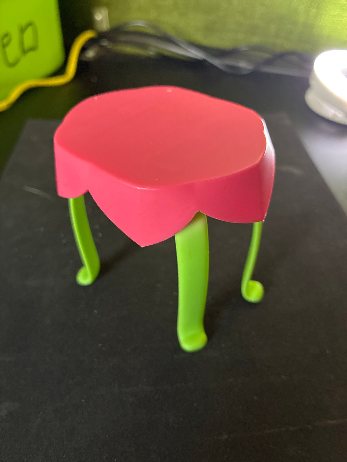Spielzeug Tisch