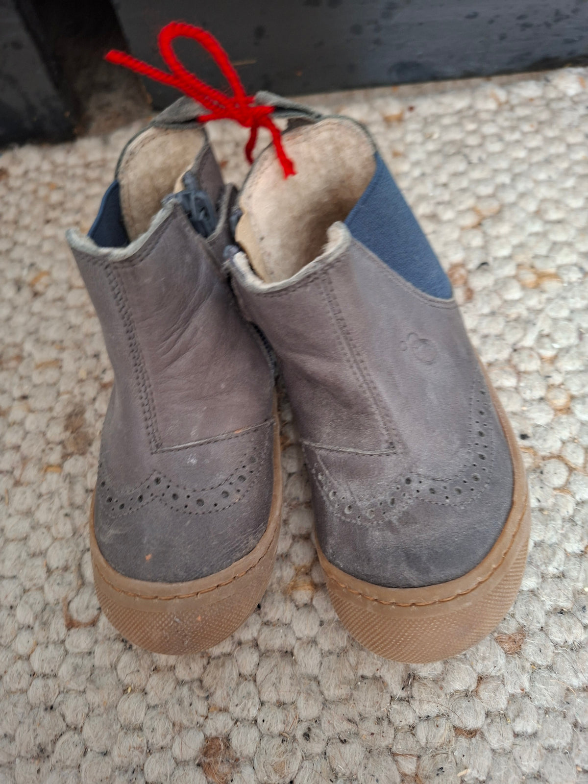 Schuhe 25