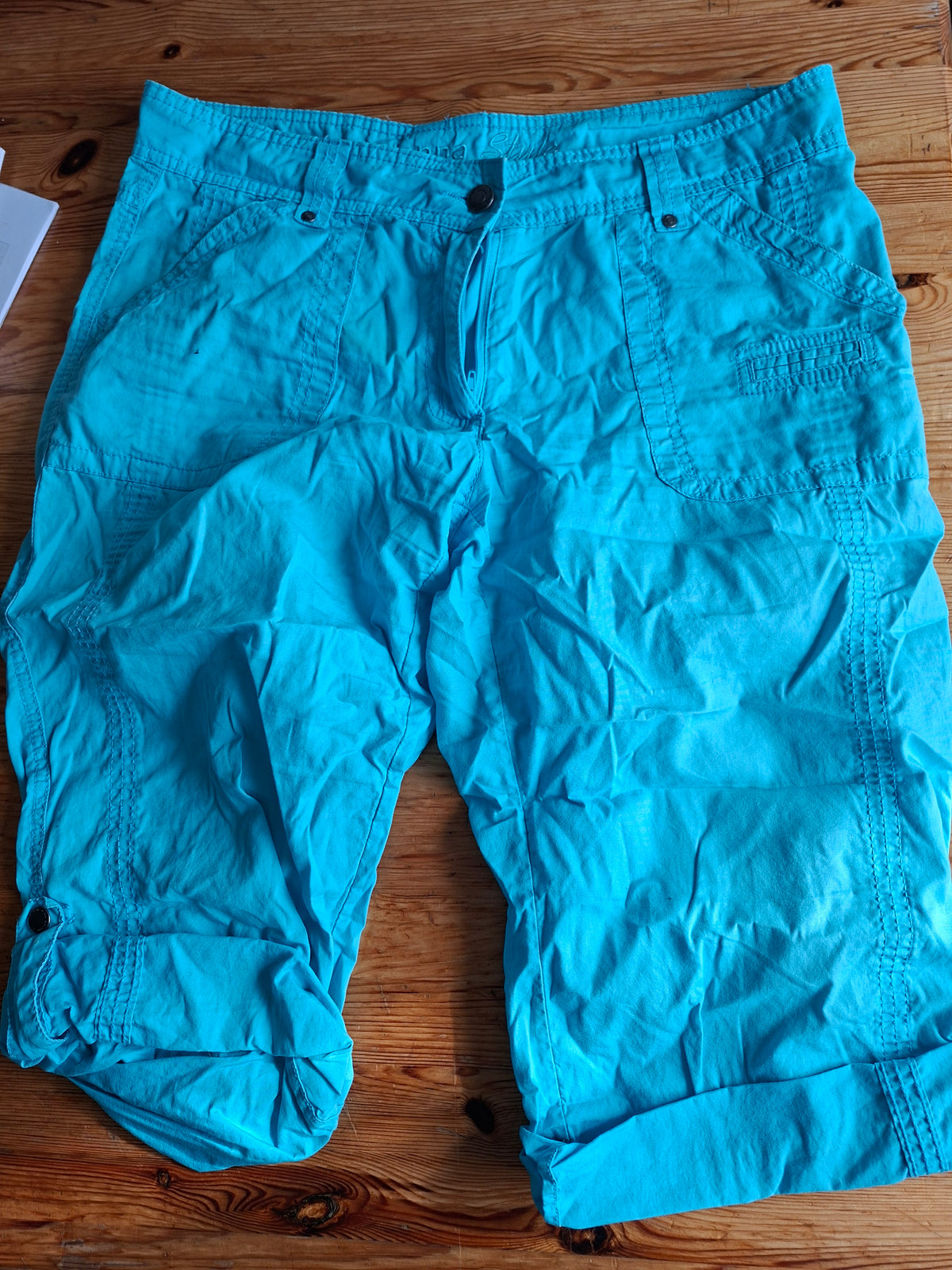 Kurze Hose 42