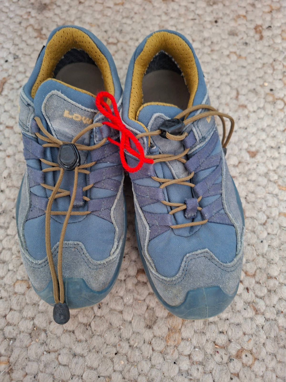 Schuhe 30