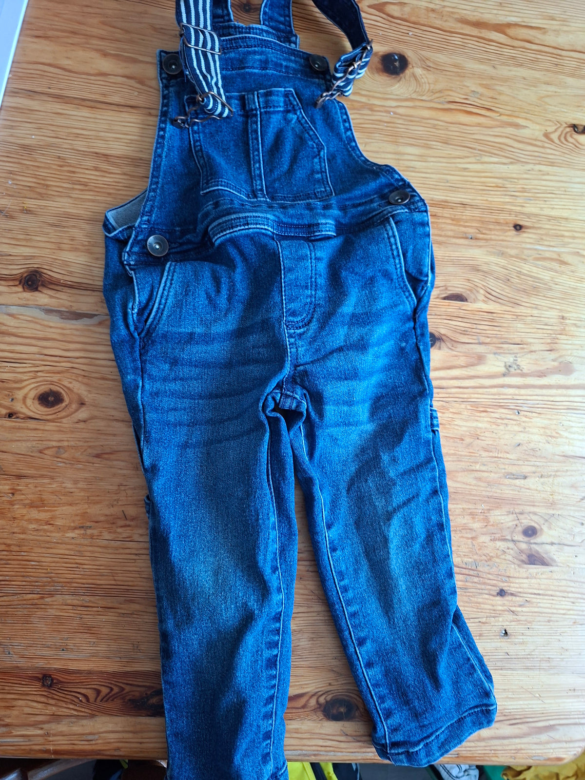 Latzhose 92