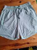 Kurze Hose 42
