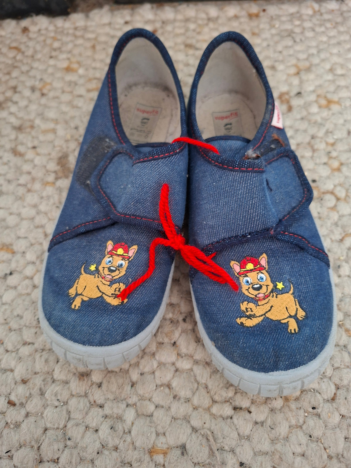 Schuhe 30