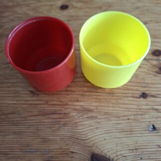Kleine Becher