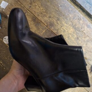 Schuhe 37