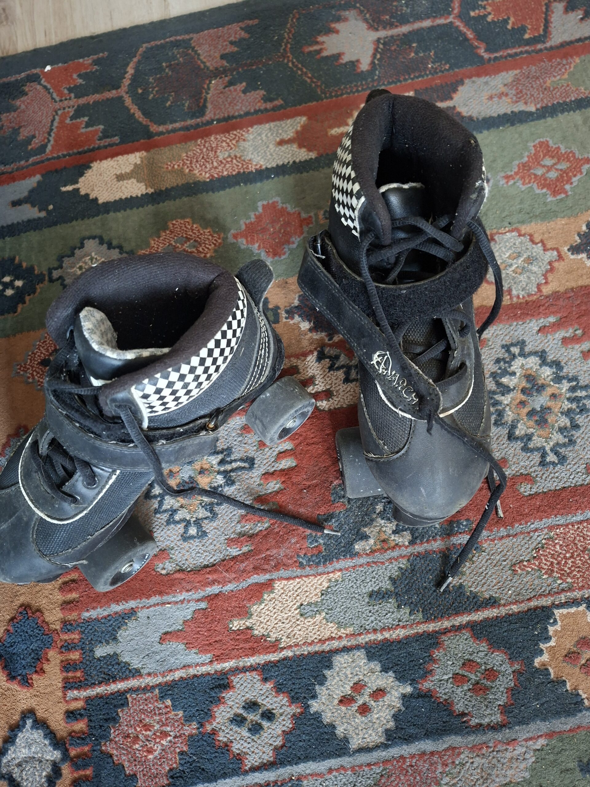 Rollschuhe 39